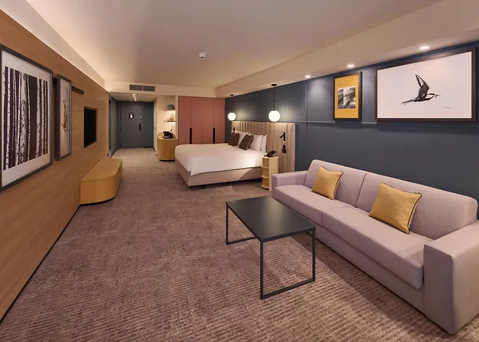 Hotel Voco Malta By Ihg 5*